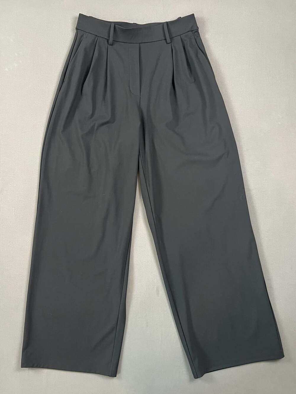 Lululemon Wide-Leg Pant Size M Black Pleated High Rise Pants
